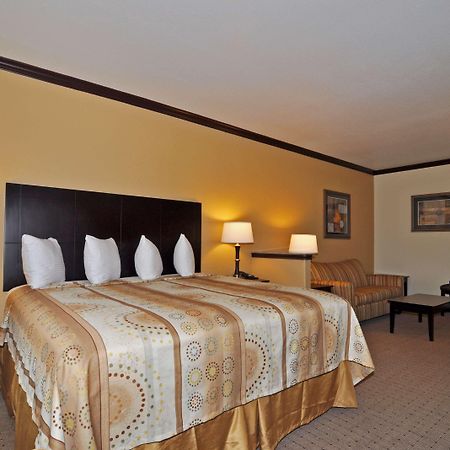 Best Western Plus Royal Mountain Inn & Suites Athens Bilik gambar